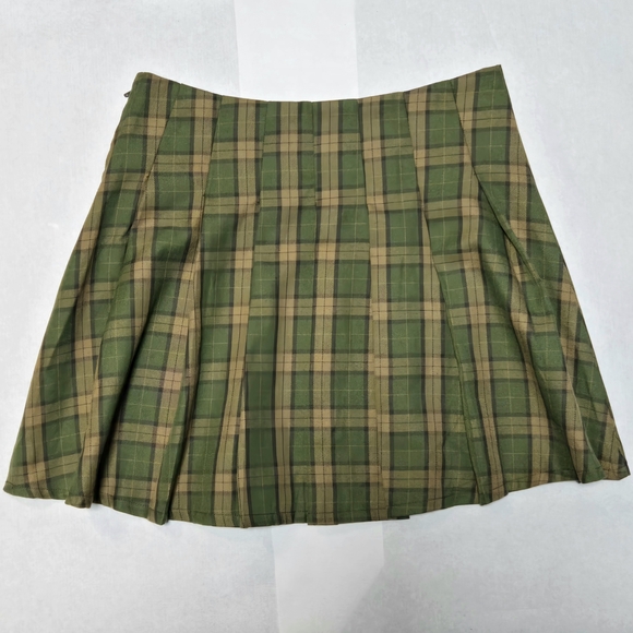 Retro Green Plaid Pleated Skater Mini Skirt with Buckles Grunge x Academia - Picture 2 of 5